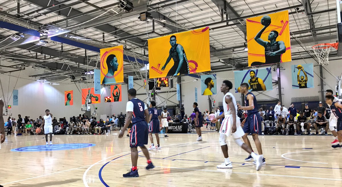 Photo of a Nike EYBL summer game.